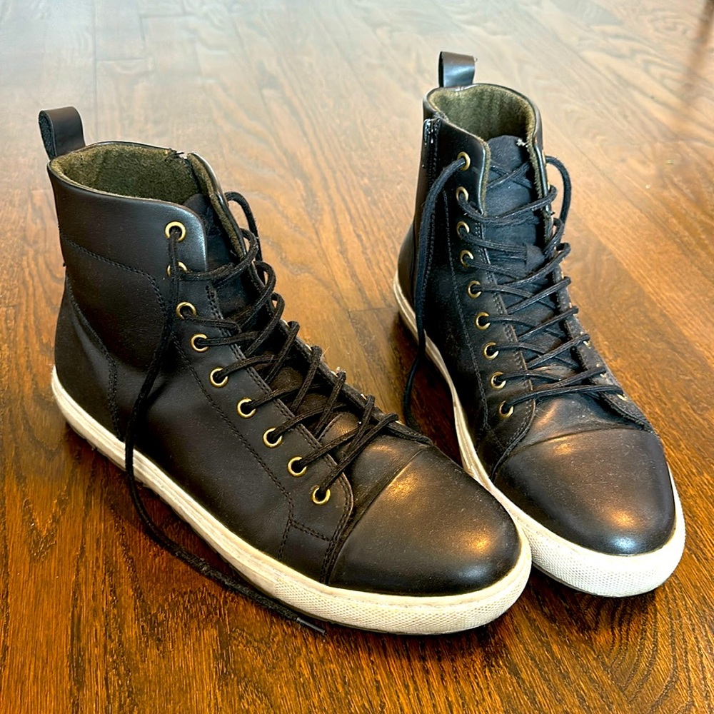 Men’s black leather boots size 10.5
